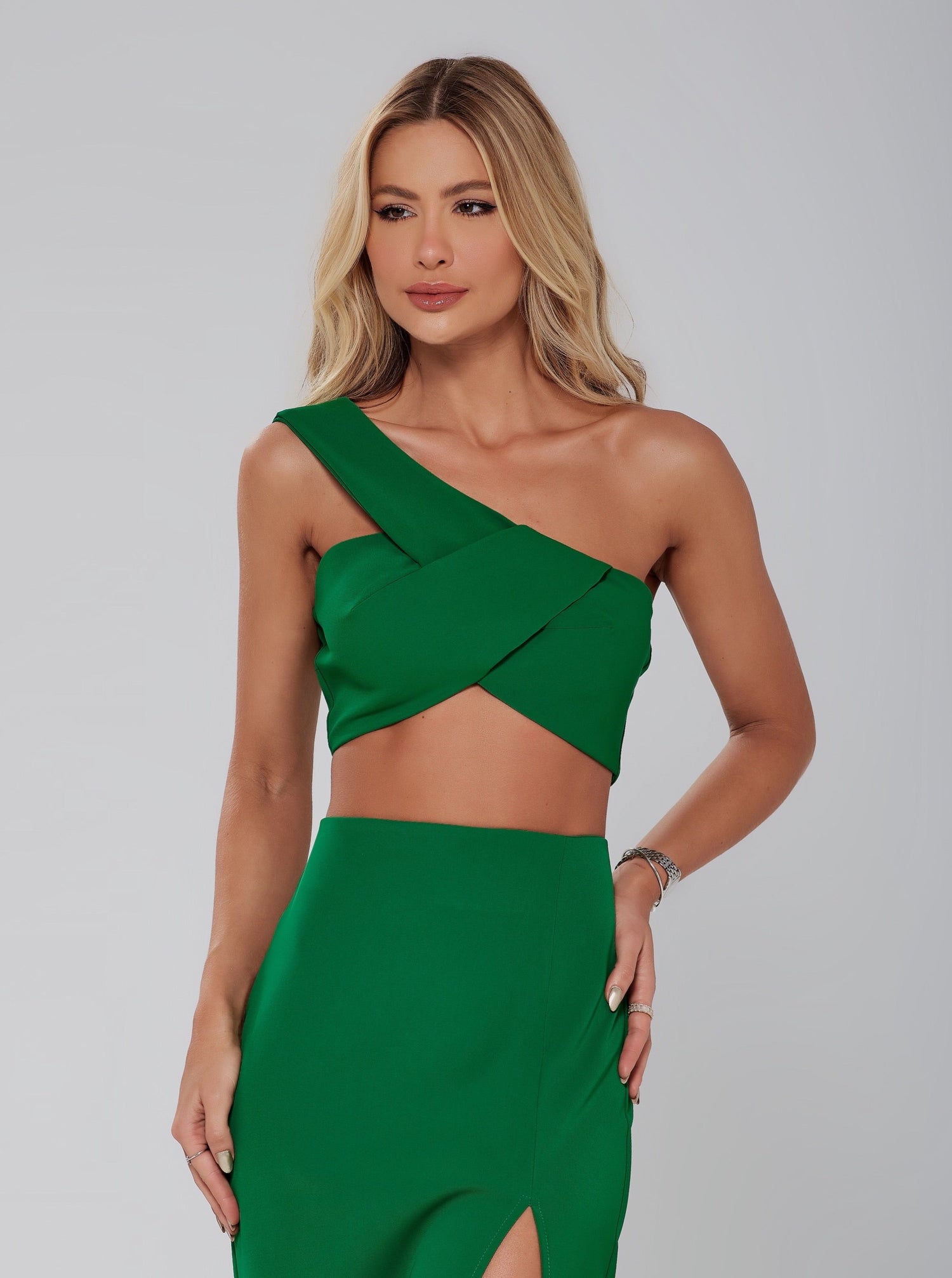 Leoni Verde Recortada