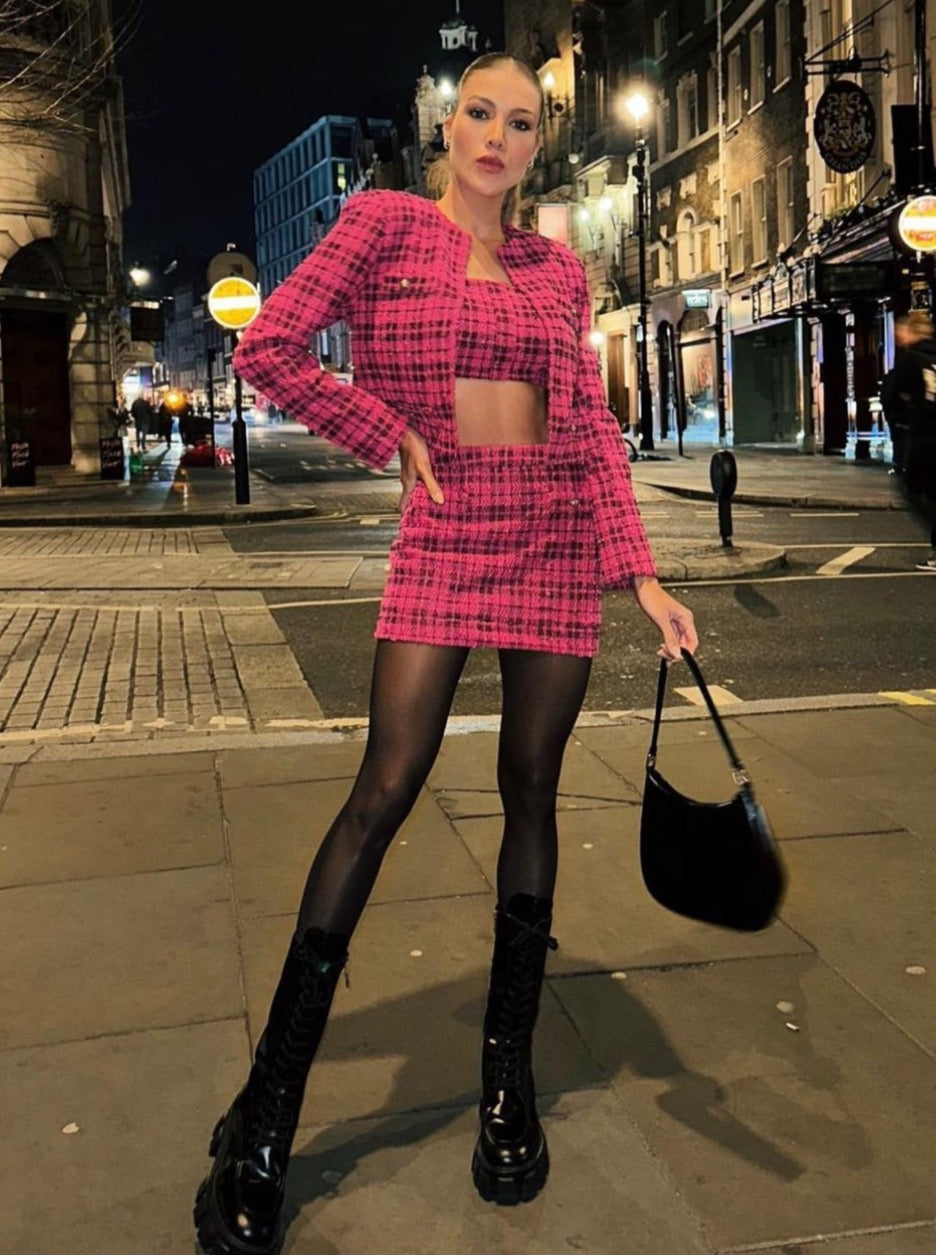 Conjunto de tweed negro y rosa